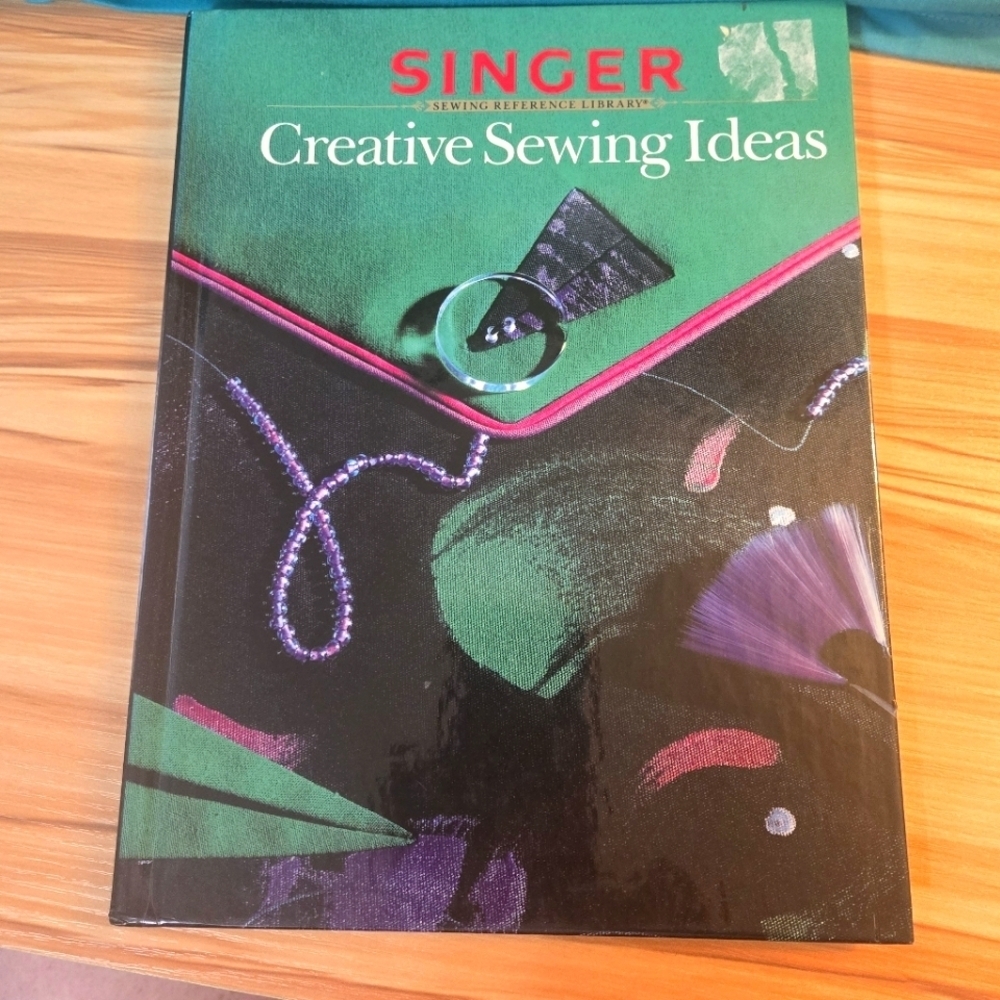 Singer Sewing Reference Library "Creative Sewing Ideas" Like New, 126 pgs